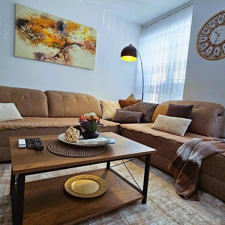 Superb 1 Bedroom In The Best Zone Of The City. Ferizaj Bagian luar foto