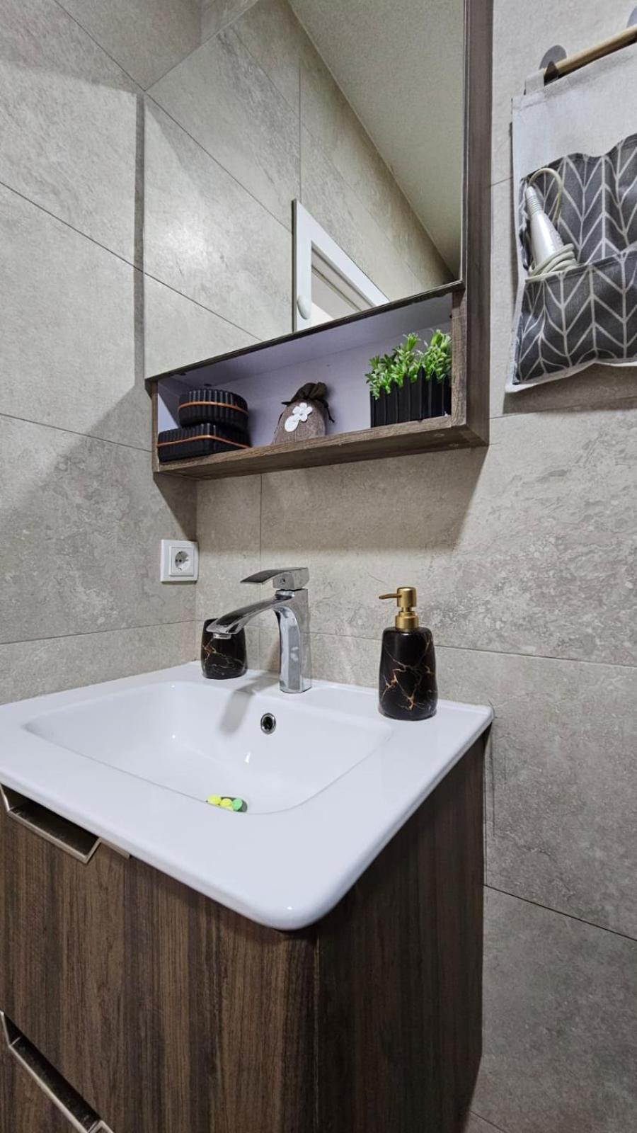 Superb 1 Bedroom In The Best Zone Of The City. Ferizaj Bagian luar foto
