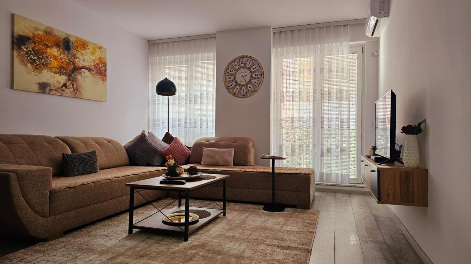 Superb 1 Bedroom In The Best Zone Of The City. Ferizaj Bagian luar foto